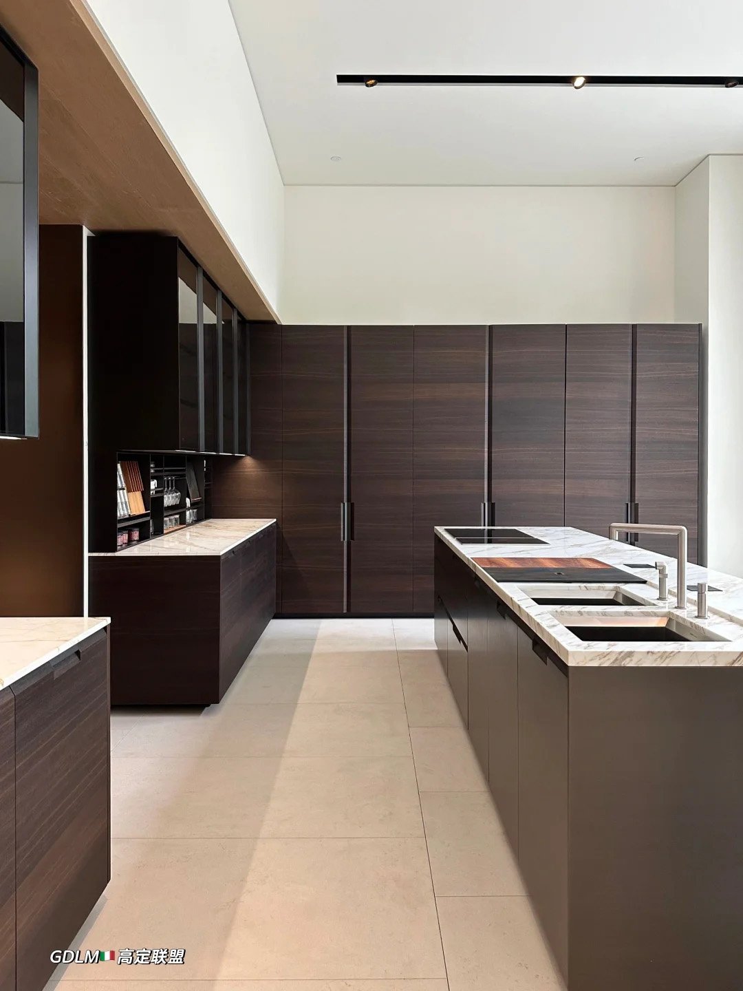 Luxury High-End Custom Kitchen easy clean - Image 3