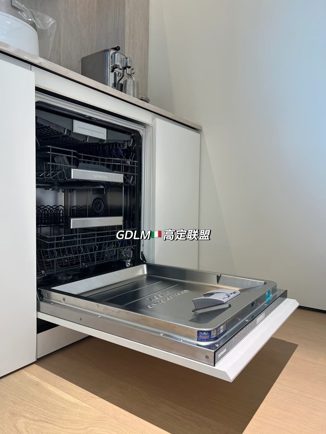 Cream white style kitchen system - Image 13