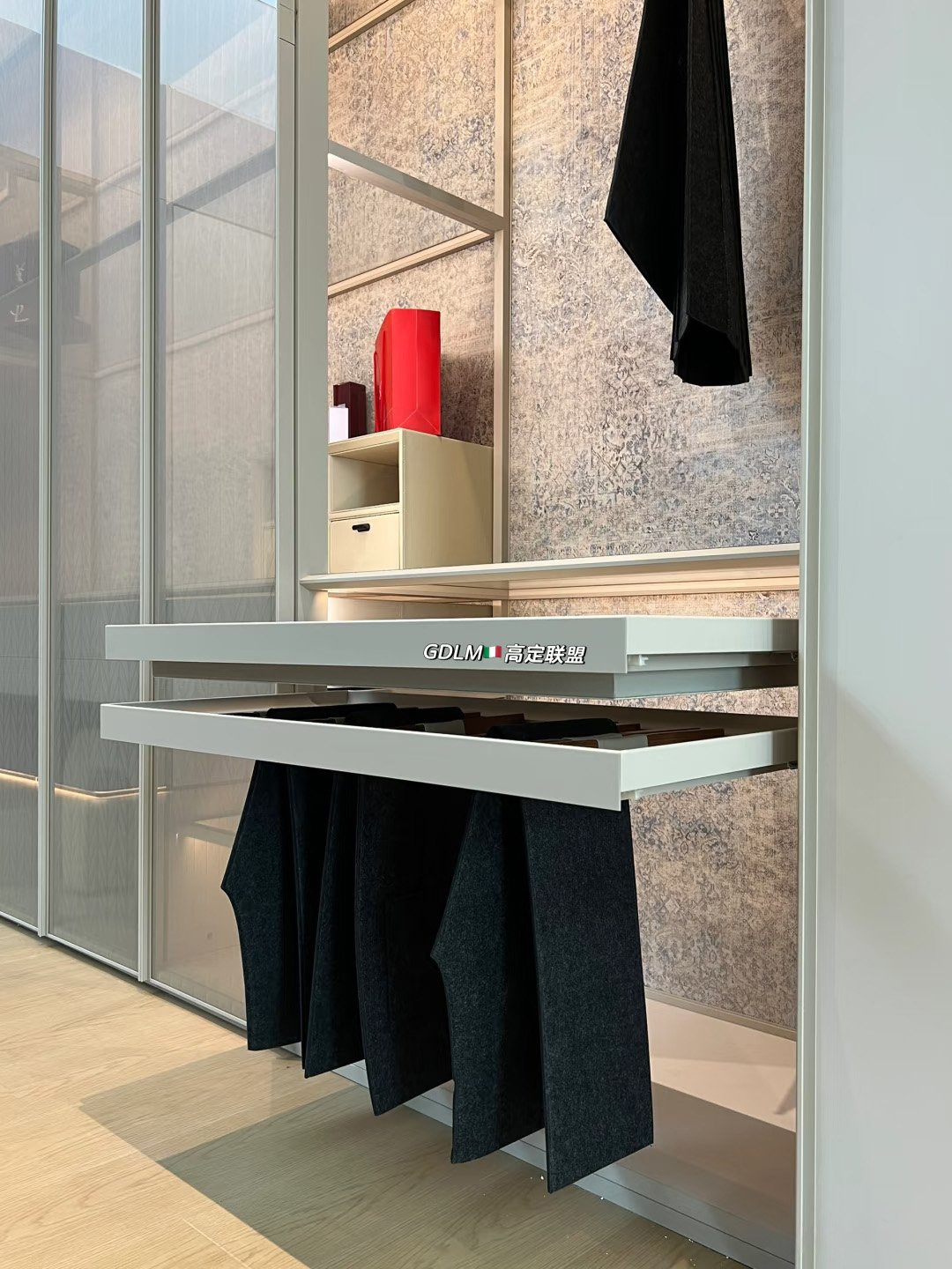 Integrated Walk-In Closet & Vanity - Image 10