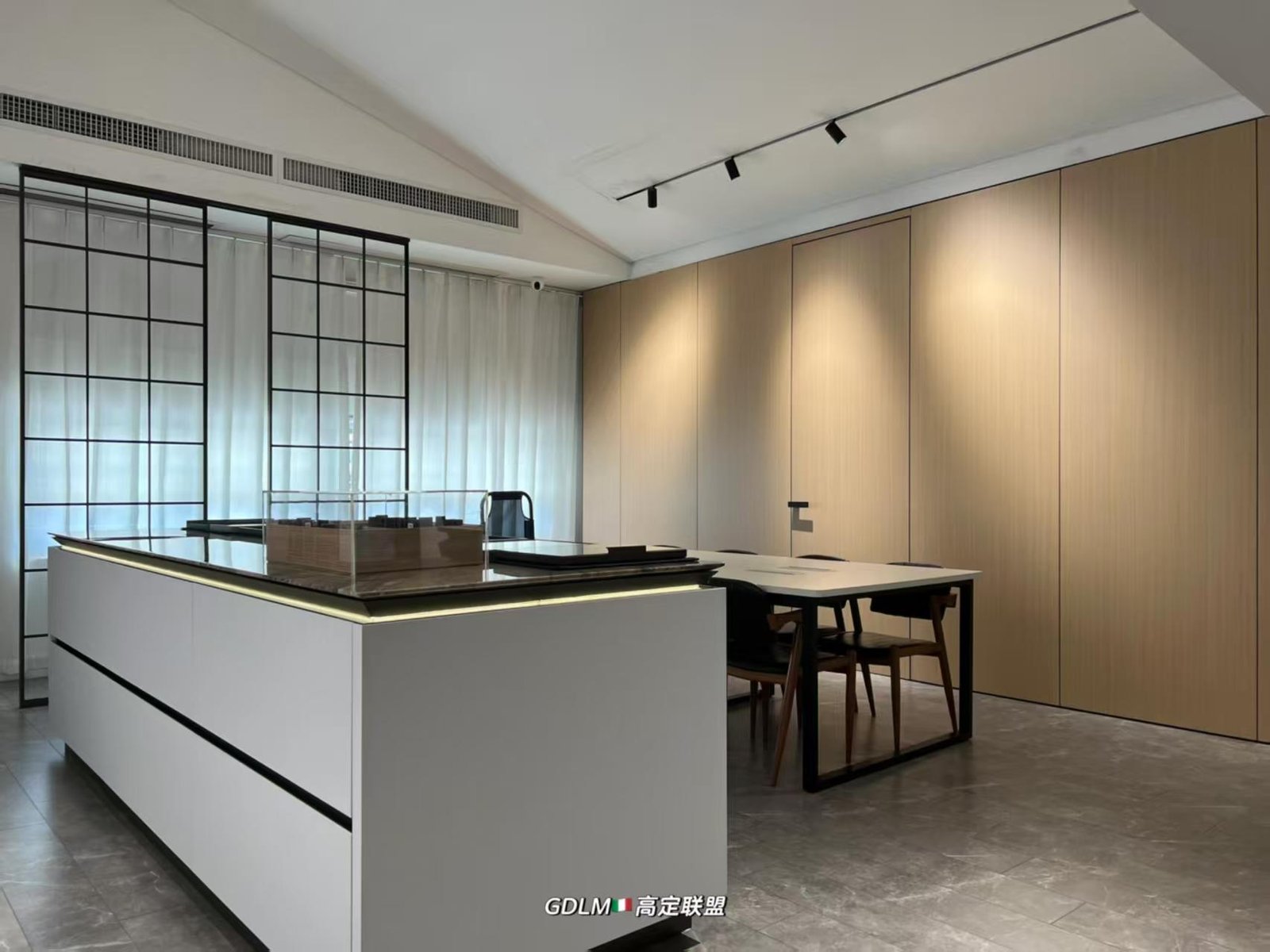 Luxury Custom Kitchen - Image 4
