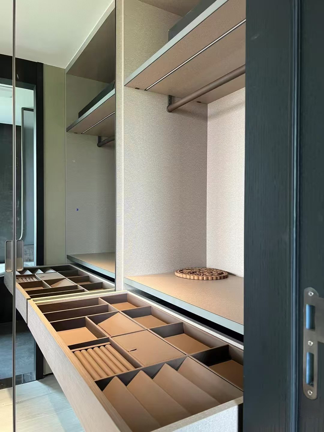 Minimalist Mirror Sliding Door Wardrobe - Image 14