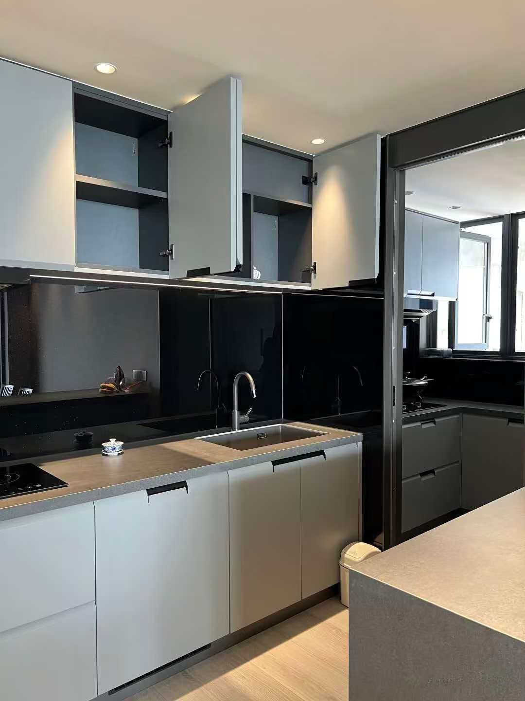 High-end gray minimalist small kitchen - Image 15