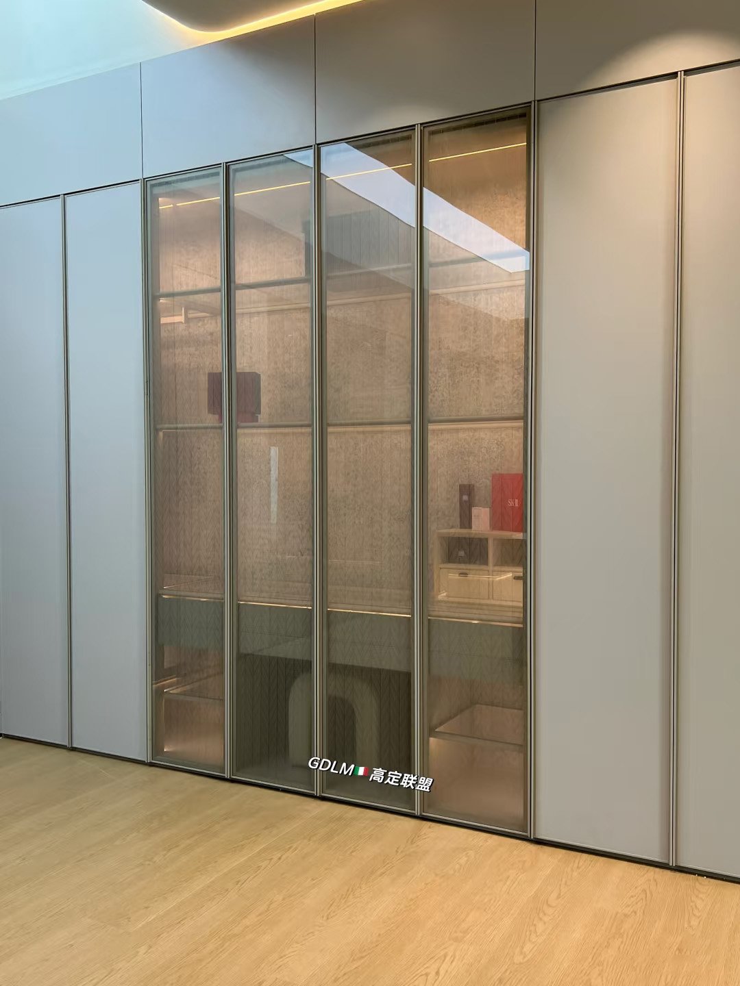 Integrated Walk-In Closet & Vanity - Image 13