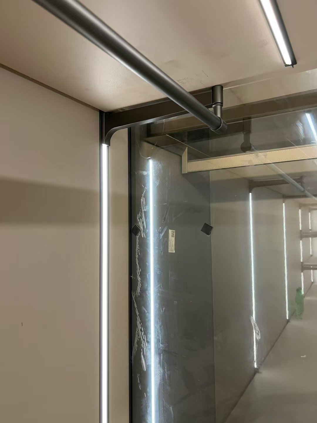 Luxury Glass & Metal Wardrobe System - Image 19