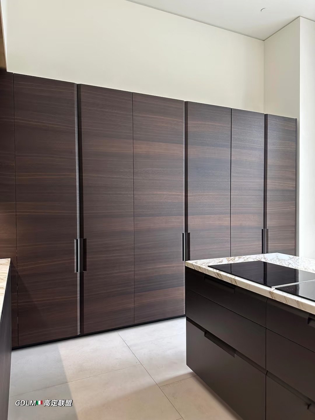 Luxury High-End Custom Kitchen easy clean - Image 4