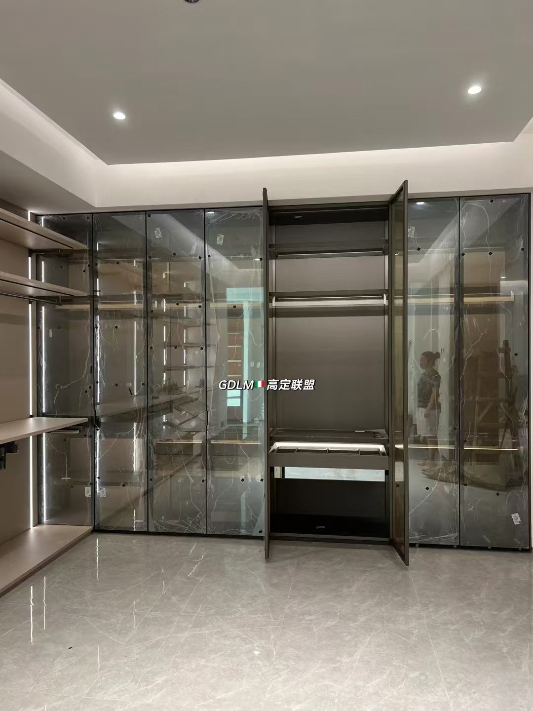 Luxury Glass & Metal Wardrobe System - Image 5