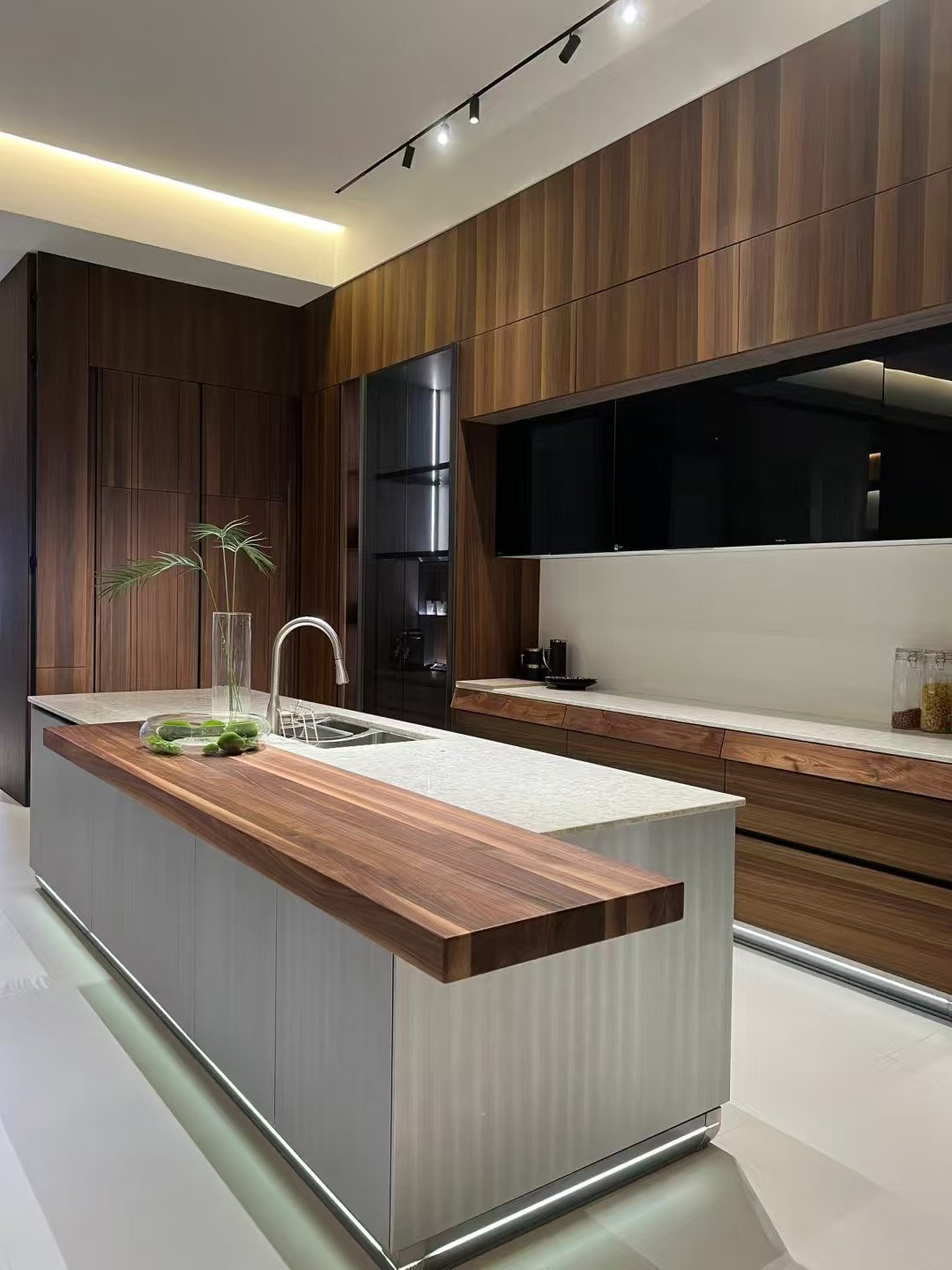 Dark wood custom kitchen Timeless Elegance - Image 6