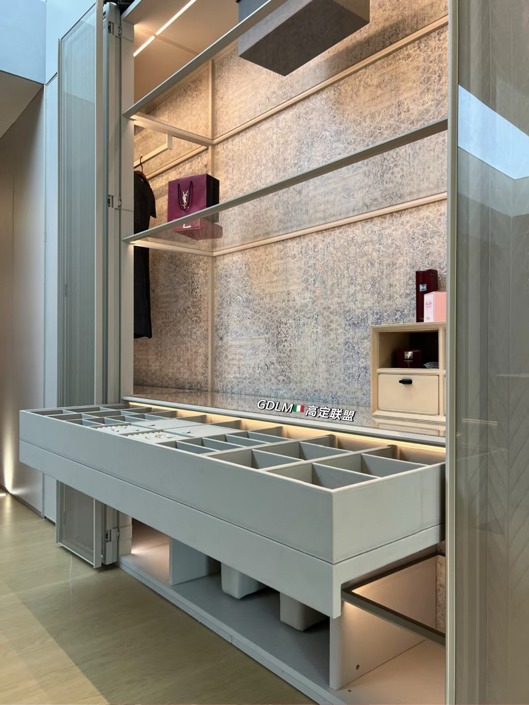 Integrated Walk-In Closet & Vanity - Image 5