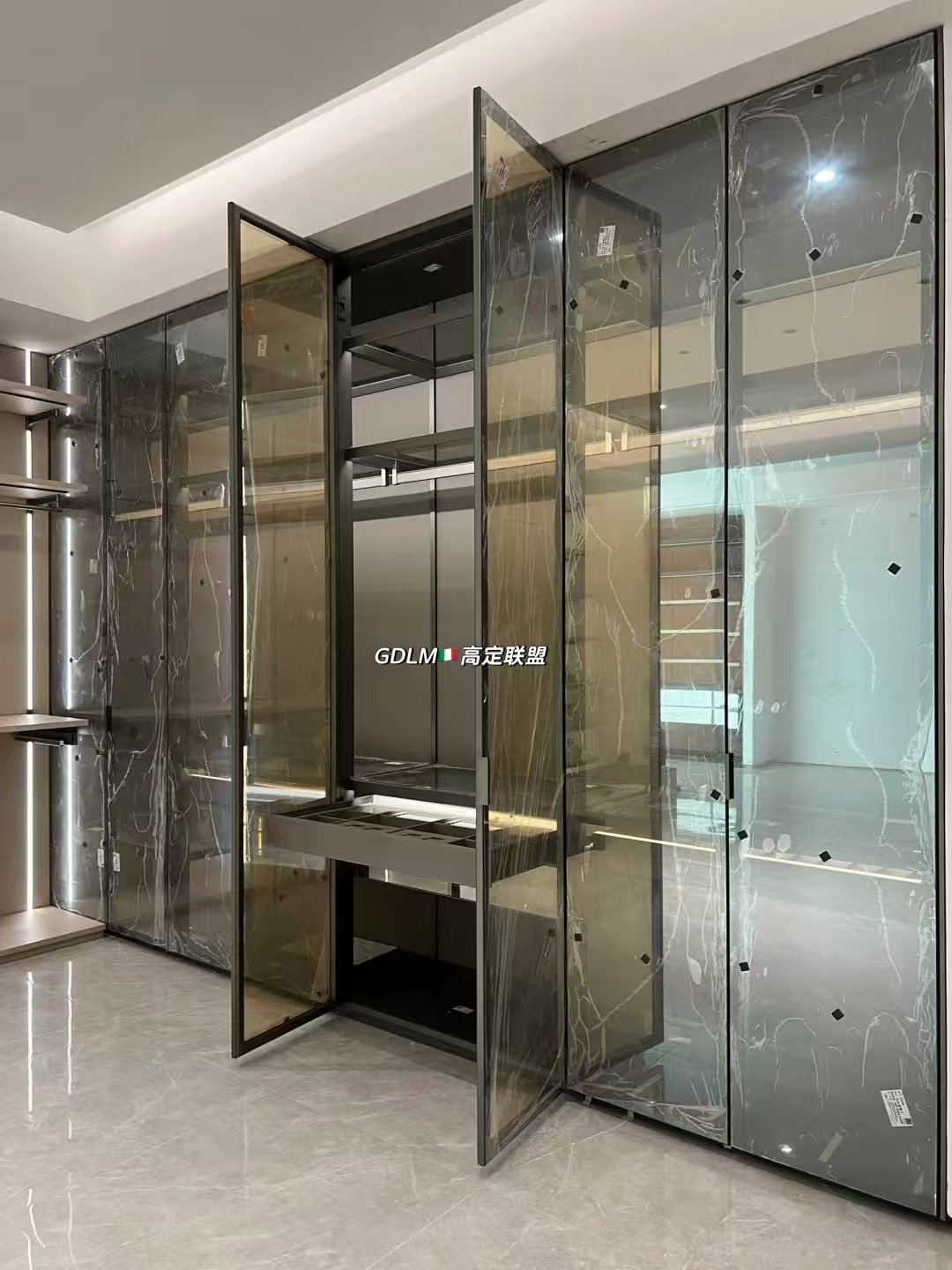 Luxury Glass & Metal Wardrobe System - Image 4