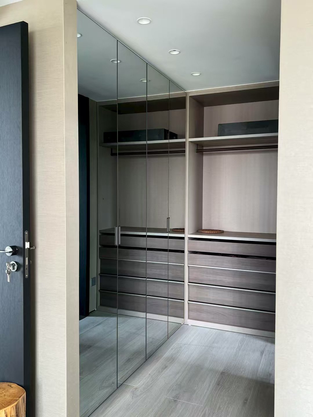 Minimalist Mirror Sliding Door Wardrobe - Image 7