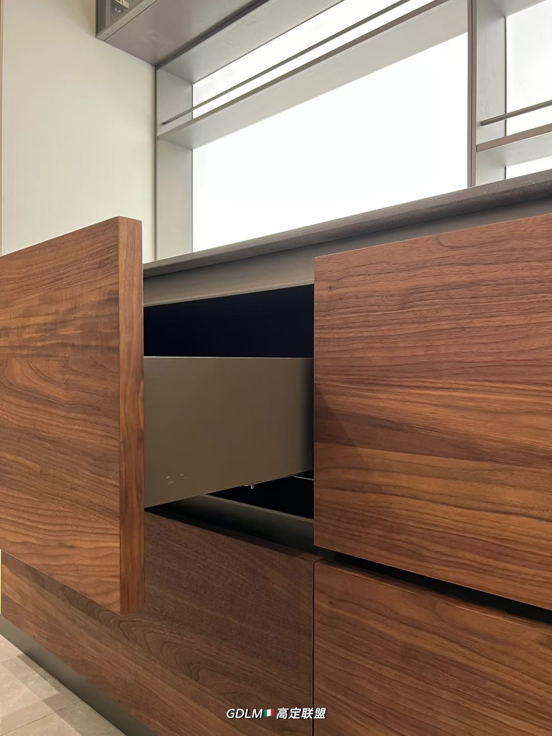 Italian Classic Kitchen System - Image 7