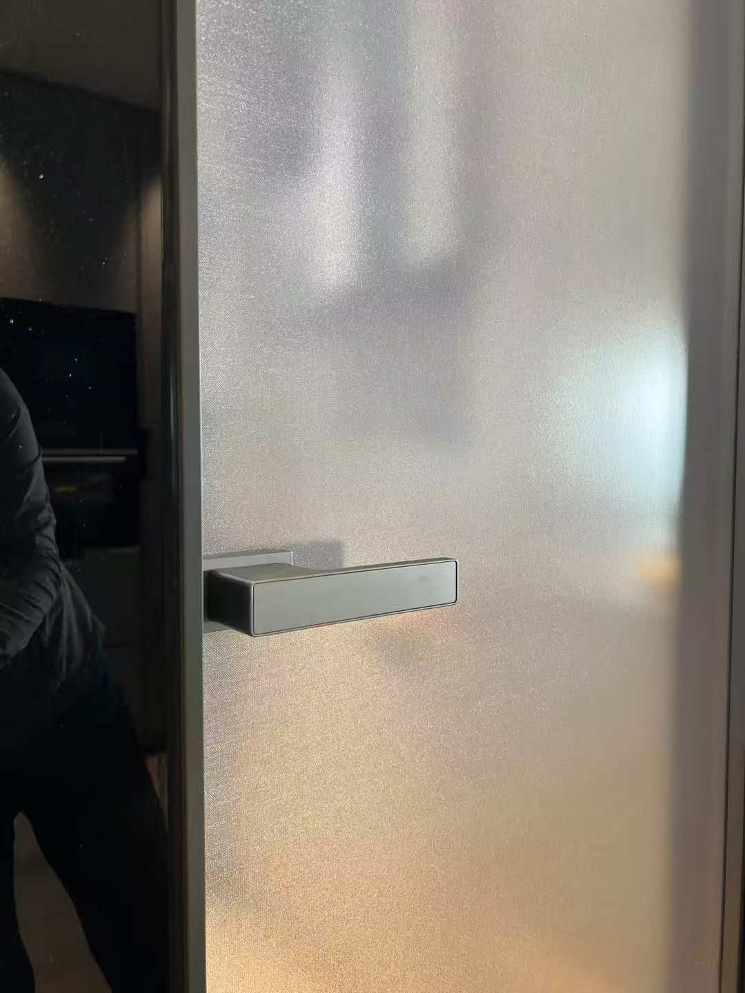 High-end gray minimalist small kitchen - Image 6