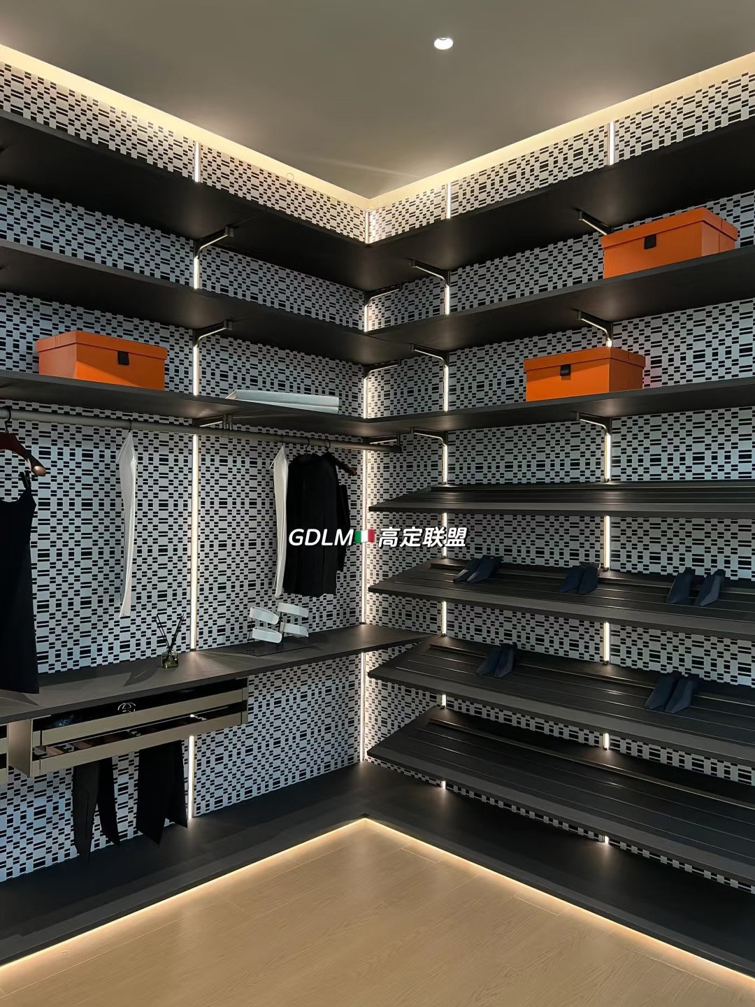 Upgraded Open Walk-In Closet - Image 9