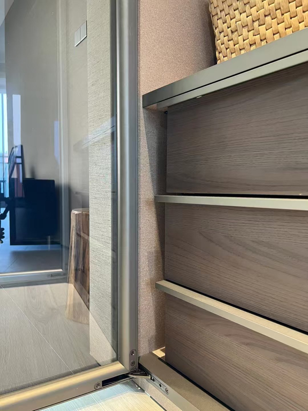 Minimalist Mirror Sliding Door Wardrobe - Image 10