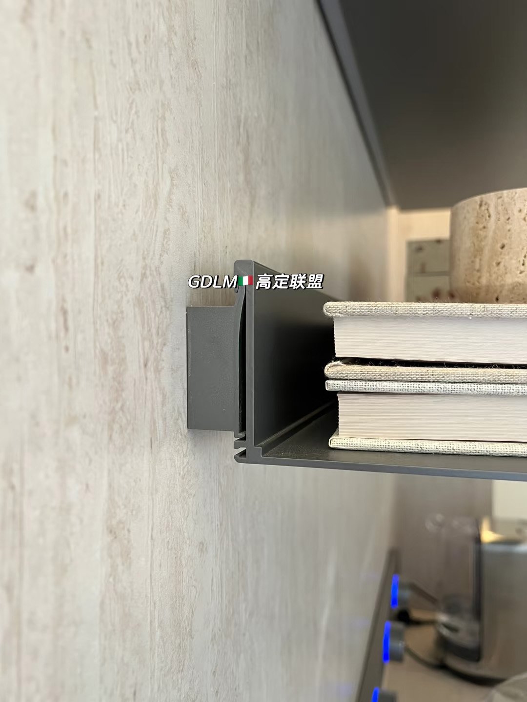 Cream white style kitchen system - Image 9